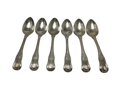 Lot 384 - Set of six Queens pattern teaspoons