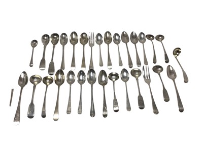Lot 383 - Various teaspoons and mustard spoons (30)