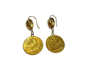 Lot 102 - Pair of Edward VII gold half sovereigns, 1910, suspended from yellow metal earring mounts