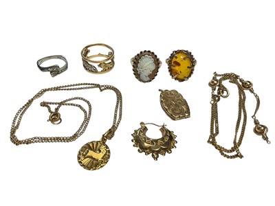 Lot 106 - Group of gold and yellow metal jewellery