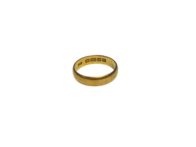 Lot 90 - 22ct gold wedding ring