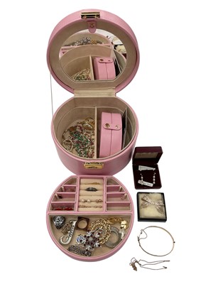 Lot 902 - Two pairs of 9ct gold mounted cultured pearl earrings, 9ct gold chain, gold plated bangle and costume jewellery