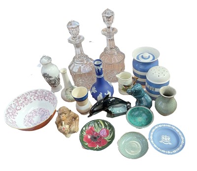 Lot 5006 - Group of ceramics and glassware to include Moorcroft pottery pin dish, TG Green, Royal Worcester and Royal Copenhagen.