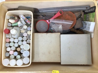 Lot 5163 - Uhlig enamelling kiln with accessories and pigments