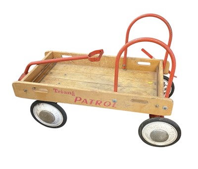 Lot 117 - Vintage Tri-ang patrol children's cart.