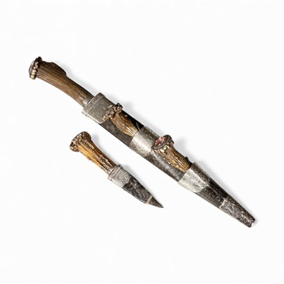 Lot 853 - Fine Victorian Scottish Clan Douglas dirk and matching Sgian-dubh