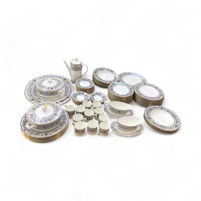 Lot 5121 - Large collection of Royal Worcester 'Padua' dinner service