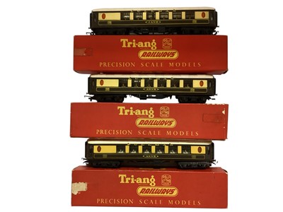 Lot 1770 - Railway OO Gauge including Tri-ang Pullman carriages, rolling stock & accessories, all boxed (1 box)