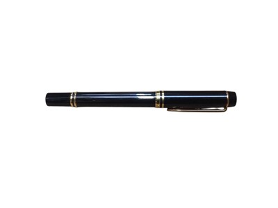 Lot 2927 - Waterman Le Man 100 Opera black and gold fountain pen with 18K nib