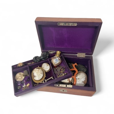 Lot 685 - Victorian jewellery box containing a collection of carved shell cameo brooches, Victorian jet pendants and brooch, together with other various jewellery and glass scent bottle
