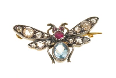 Lot 686 - Edwardian yellow and white metal bee brooch set with rose cut diamonds, rubies and an aquamarine