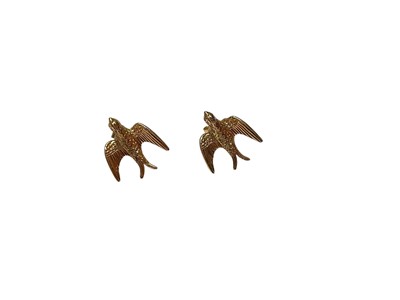 Lot 250 - Pair of 9ct gold novelty swallow bird stud earrings with butterfly and post fittings