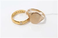 Lot 3461 - Gentlemen's gold (22ct) ring set with a single...