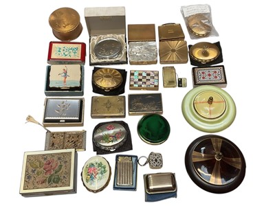Lot 2532 - Collection of vintage musical powder compacts including Stratton Ballerina by Baron, Python skin camera style, Kigu compacts Minuette and Concerto