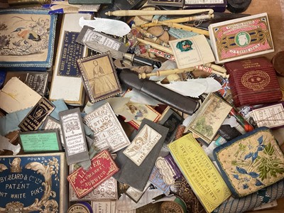 Lot 919 - Collection of sewing and needlework accessories