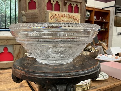 Lot 14 - Good quality antique cut glass bowl, facet cut rim above Greek Key border, with foliate pattern below and star cut base, 28.5cm diameter