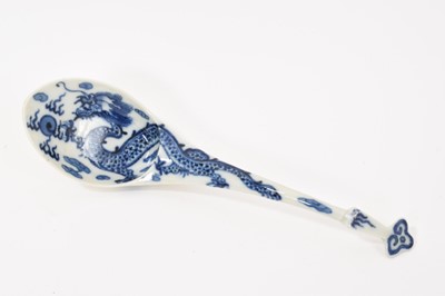 Lot 261 - Chinese blue and white ladle