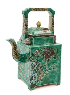 Lot 256 - Chinese famille verte tea kettle and cover, Kangxi