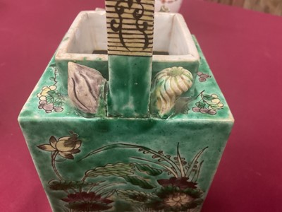 Lot 53 - Chinese famille verte tea kettle and cover, Kangxi