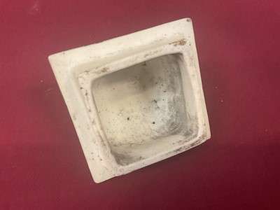 Lot 53 - Chinese famille verte tea kettle and cover, Kangxi