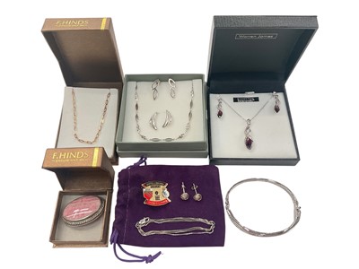 Lot 910 - Silver gilt chain, other silver chains and earrings, silver mounted pink agate brooch, Swarovski crossover bangle and a crystal necklace/earring set
