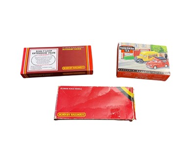 Lot 290 - Model Railway to include Tri-ang, Hornby, carriages, track etc