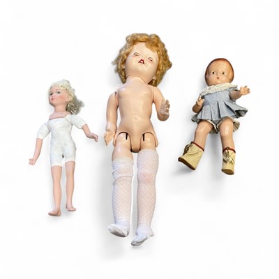 Lot 286 - Box of vintage dolls (7)