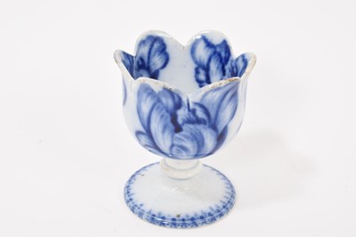 Lot 291 - Rare blue printed tulip form egg cup, circa 1830-40