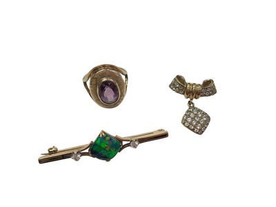 Lot 966 - 9ct gold amethyst single stone ring, opal doublet and synthetic white stone yellow metal bar brooch and a synthetic white stone cluster bow brooch in yellow metal setting (3)