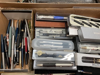Lot 319 - Collection of various pens including Parker, together with a desk stand, inkwells and vintage pencil sharpeners