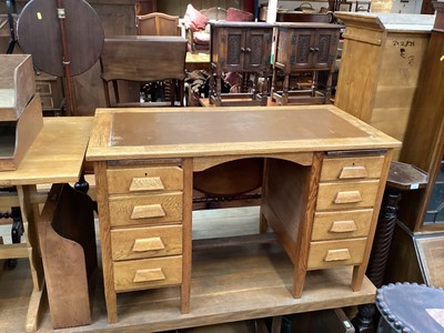 Lot 1353 - Oak kneehole desk with inset lined top, 121.5cm wide, 60.5cm deep, 76cm high