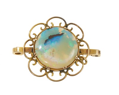 Lot 673 - Edwardian opal brooch