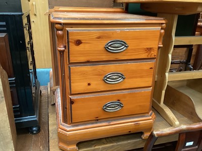 Lot 1359 - Pair of modern pine three drawer bedside chests