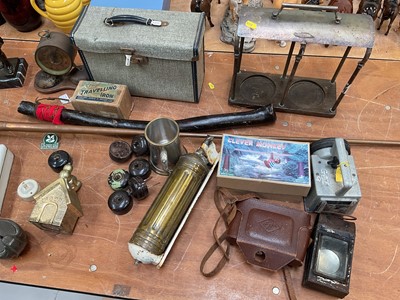 Lot 5130 - Sundry items, including metalwares, decorative items, silver plate, etc