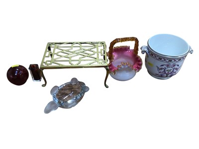 Lot 5008 - Group of ceramics and glass