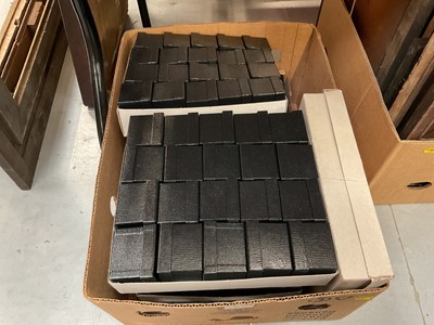 Lot 467 - 192 small cardboard boxes suitable for retailing jewellery or small items