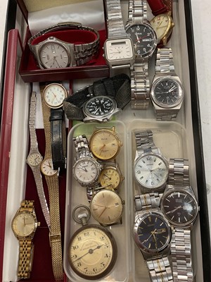 Lot 1012 - Collection of vintage and later wristwatches to include Seiko, Sekonda, Accurist etc