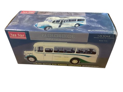 Lot 1813 - Sun Star 1:24 Limited Edition scale diecast 1947 Bedford OB Duple Vista - EDL 637 Southern Vectis Omnibus Company Ltd, boxed No.5002 (1)