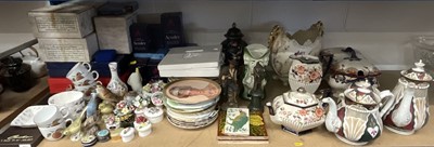 Lot 293 - Collection of ceramics to include collectors' plates, ornaments and vintage china