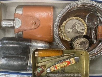 Lot 239 - WWI Queen Mary gift tin containing gold mounted amber cigar holder, Victorian silver propelling pencil, Victorian 'Fireman's Fund Christmas Greetings 1898' silver magnifying glass, two hip flask...