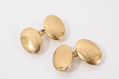 Lot 678 - Pair 18ct gold oval cufflinks
