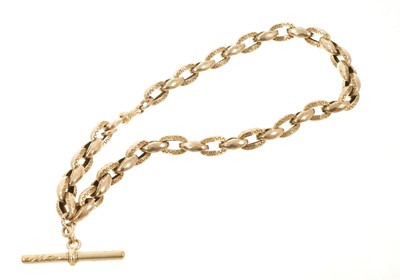 Lot 580 - Victorian gold chain with large links