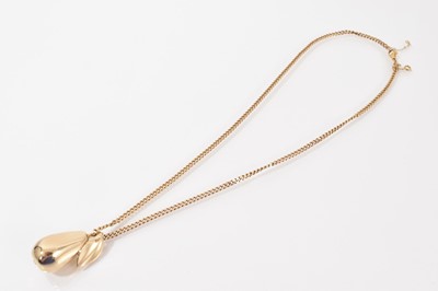 Lot 626 - 9ct gold pear pendant on chain