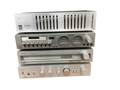 Lot 2748 - Box containing Pioneer separates