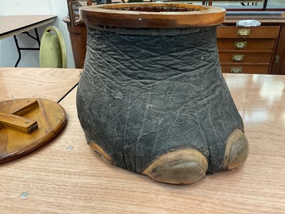 Lot 1204 - Antique elephant foot lidded box