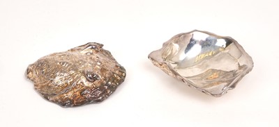 Lot 464 - Pair of silver oyster form salts