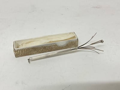 Lot 223 - Silver swizzle stick