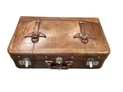 Lot 360 - Good quality suitcase