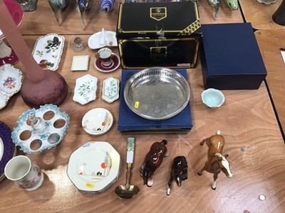 Lot 5041 - Group of ceramics to include Beswick horse and similar, Aynsley, Edinburgh crystal, art glass vase and others