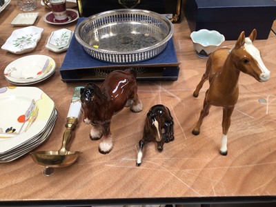 Lot 5041 - Group of ceramics to include Beswick horse and similar, Aynsley, Edinburgh crystal, art glass vase and others